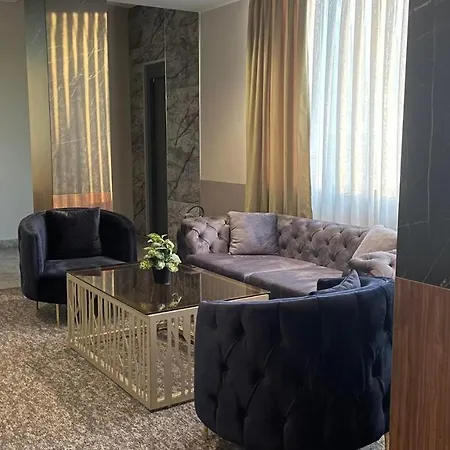 Hotel Emka 4*