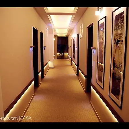 Emka Hotel 4*